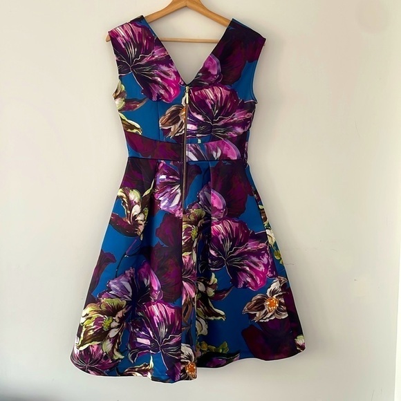NWOT Closet London floral blue purple sleeveless skater dress, size 4 - Picture 4 of 12